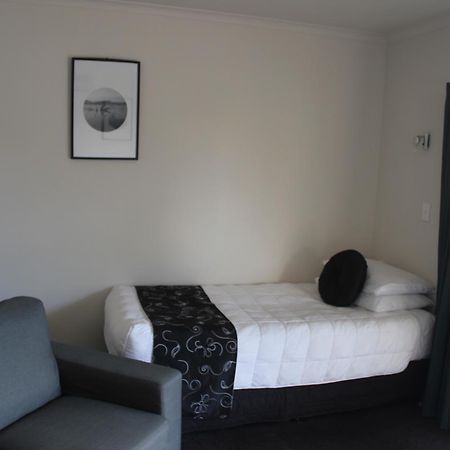 Kiwi Court Motel Хоера Экстерьер фото
