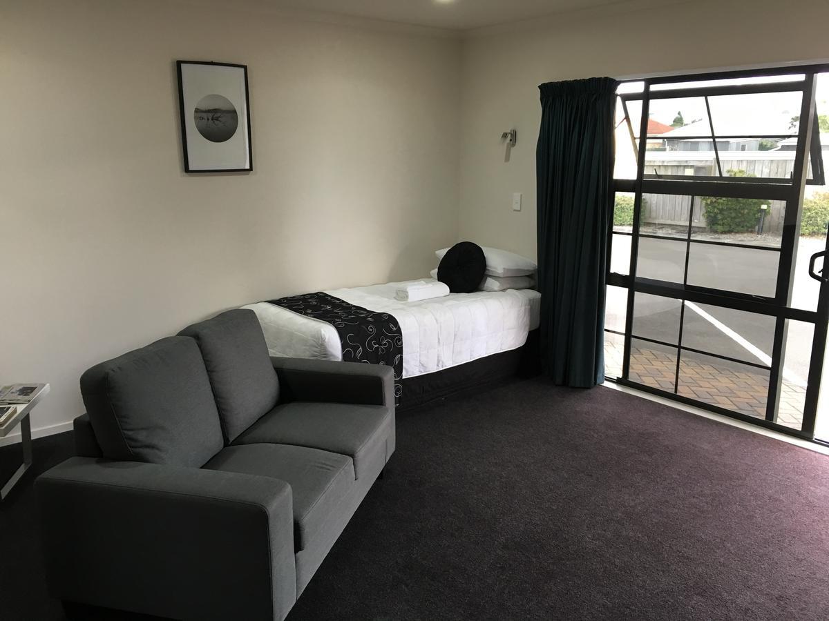 Kiwi Court Motel Хоера Экстерьер фото